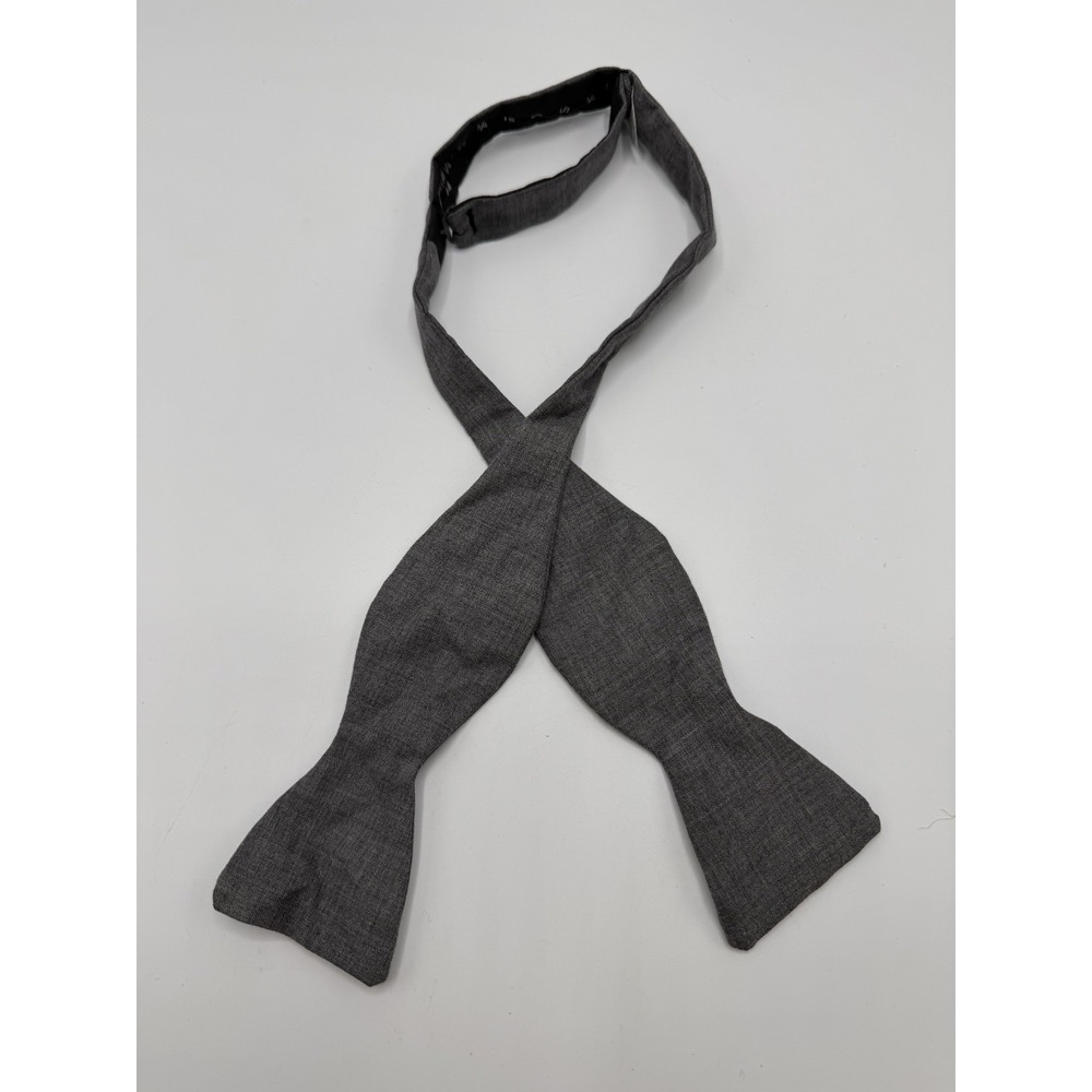 Tom James Grey Wool Freestyle Bow Tie Adjustable Made in USA AS IS